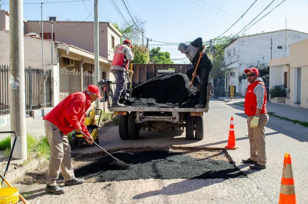 EL PLAN DE BACHEO ABARC&Oacute; LOS BARRIOS ANT&Aacute;RTIDA III, EVITA Y SAN VICENTE