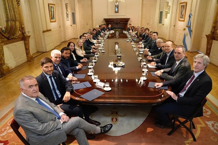 MILEI REÚNE POR PRIMERA VEZ A SU NUEVO GABINETE EN LA CASA ROSADA