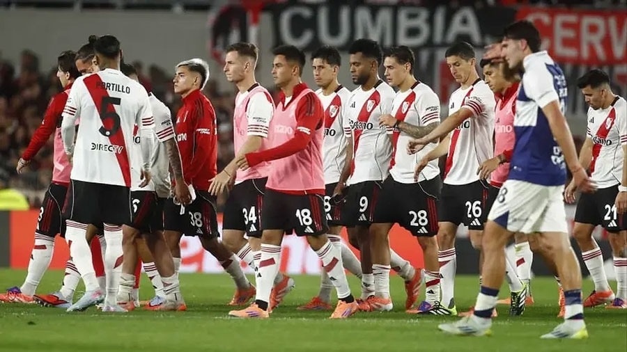 NOCHE NEGRA DE RIVER: PERDIÓ CON GIMNASIA Y ESTALLÓ EL MONUMENTAL