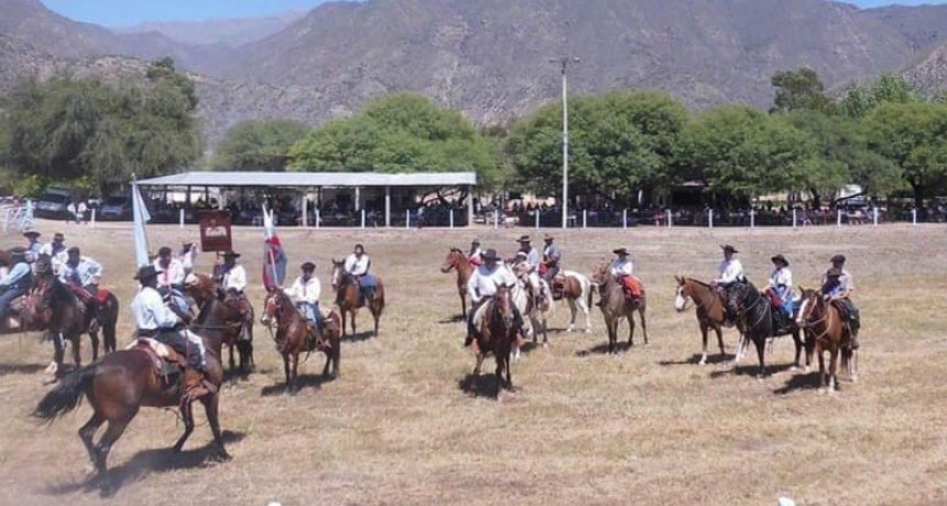 PINCHAS SE VISTE DE FIESTA EN LA 51° EDICIÓN DEL FESTIVAL DE DOMA Y FOLKLORE