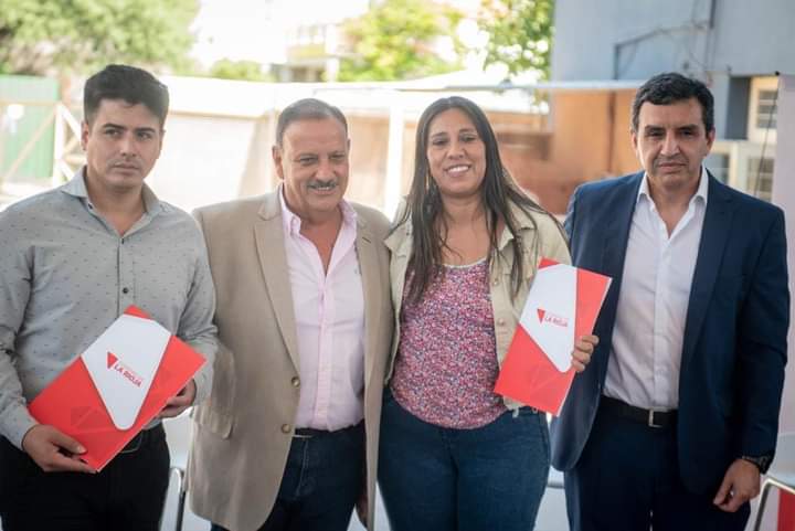 EL GOBIERNO HIZO ENTREGA DE 538 TITULARIZACIONES DE NIVEL SECUNDARIO