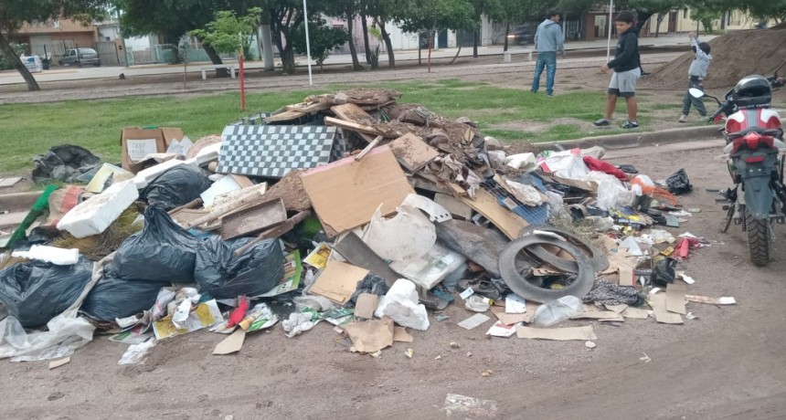  UN VECINO ES MULTADO POR ARROJAR BASURA EN UN PREDIO RECIENTEMENTE LIMPIADO