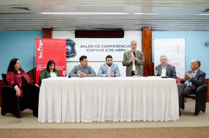  EL MINISTERIO DE DESARROLLO SOCIAL FIRMÓ IMPORTANTES CONVENIOS CON LA SENAF