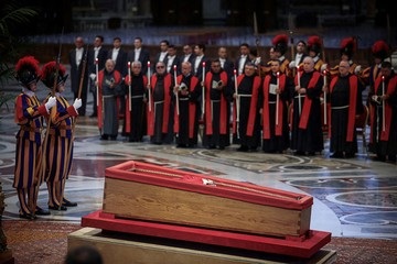 LIDERES INTERNACIONALES PRESENTARON SUS RESPETOS AL PAPA FRANCISCO