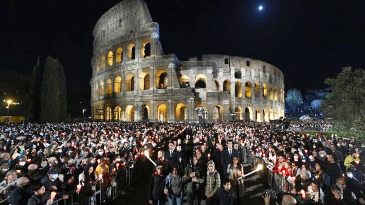 EL PAPA PREPARÓ LAS LECTURAS PERO NO PUDO PARTICIPAR DEL VIA CRUCIS EN EL COLISEO