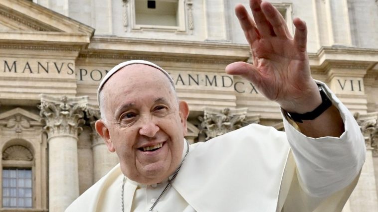 EL VATICANO INFORMÓ DE QUE MURIÓ EL PAPA FRANCISCO