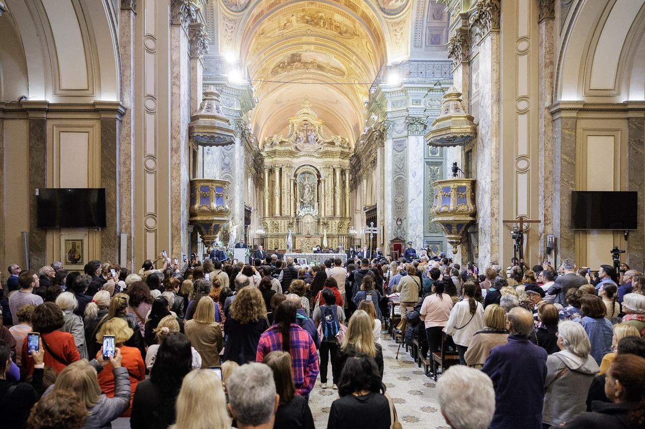 DISTINTAS RELIGIONES SE UNIERON EN LA CATEDRAL PARA DESPEDIR AL PAPA FRANCISCO