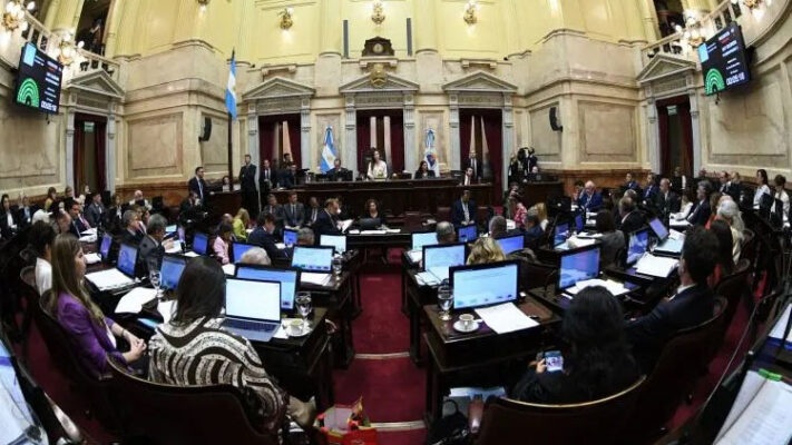 EL SENADO ABRE EL RECINTO PARA RENDIR HOMENAJE AL PAPA FRANCISCO
