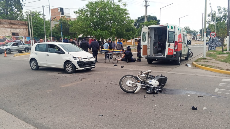MOTCICLISTA HERIDA EN UN FUERTE SINIESTRO VIAL