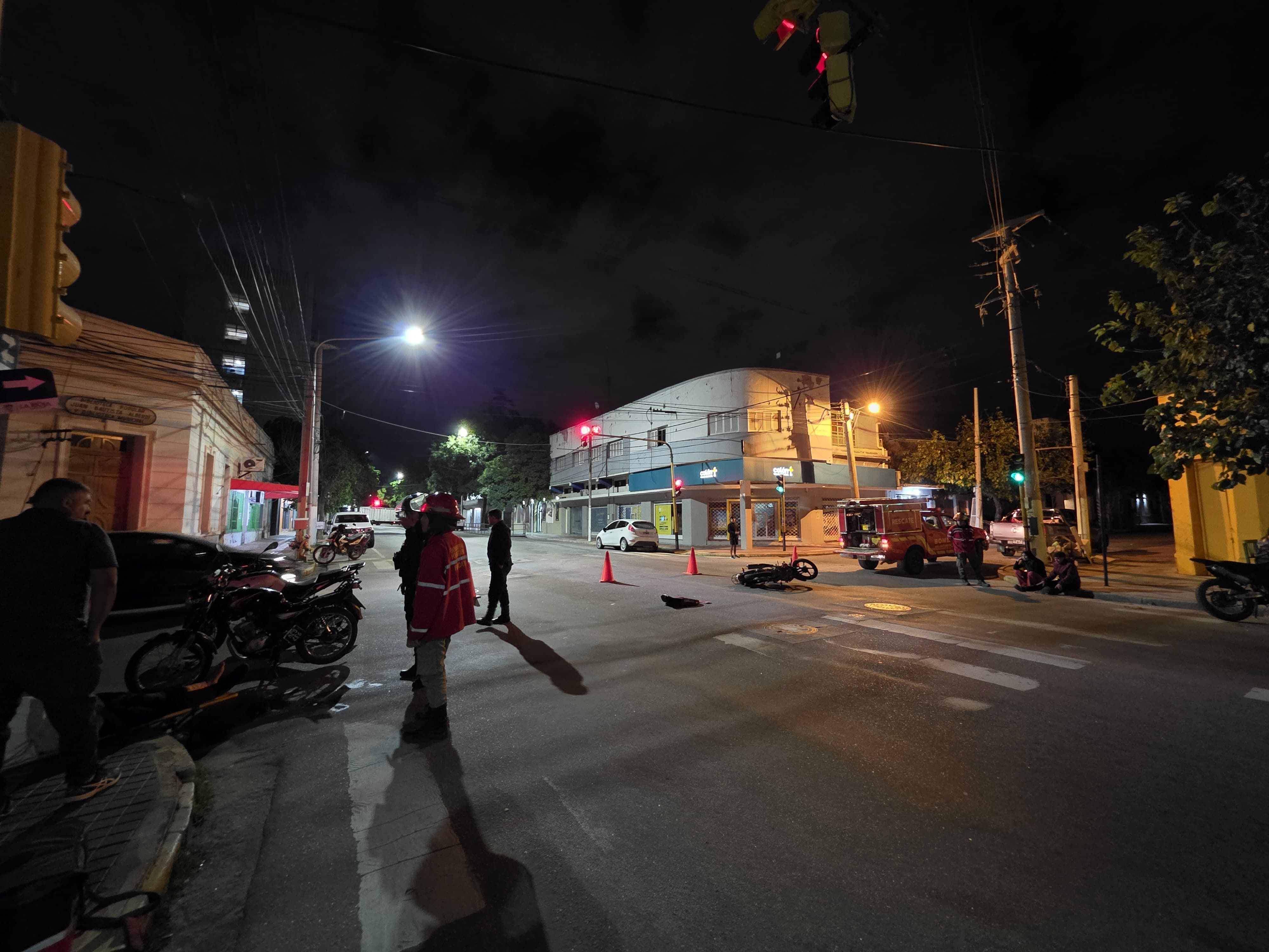 SINIESTRO VIAL DEJÓ UNA HERIDA EN LA MADRUGADA DE ESTE SÁBADO