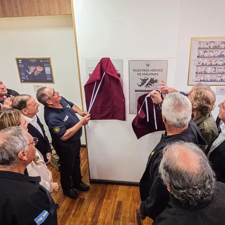 LA LEGISLATURA RINDE HOMENAJE PERMANENTE A VETERANOS DE MALVINAS