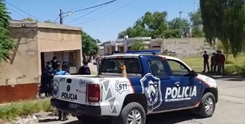 UN SUJETO FUE DETENIDO TRAS ROBAR Y QUEDAR REGISTRADO POR LAS C&Aacute;MARAS DE SEGURIDAD DE UNA CASA VECINA  