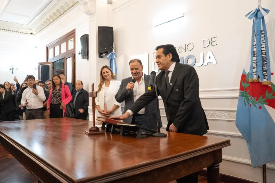 QUINTELA PUSO EN FUNCIONES AL NUEVO SECRETARIO DE HACIENDA