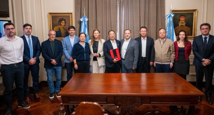 LA RIOJA FIRM&Oacute; UN ACUERDO CON LA EMPRESA CHINA HAINAN TRAILBLAZER PARA AVANZAR EN PROYECTOS MINEROS