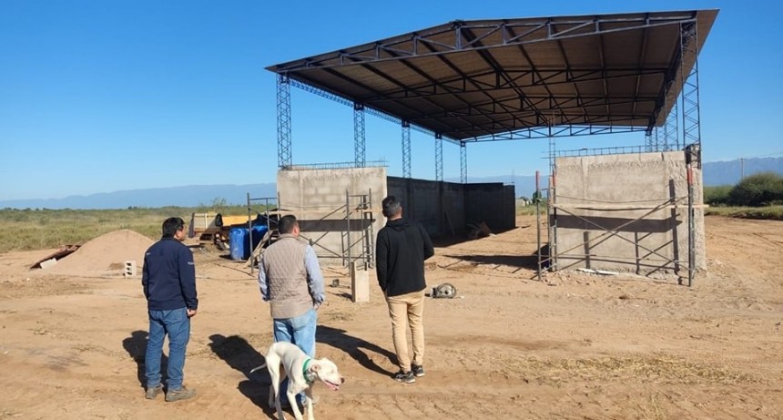 AVANZAN EN LA OBRA DE UN GALPÓN PARA EMPAQUE DE HORTALIZAS 