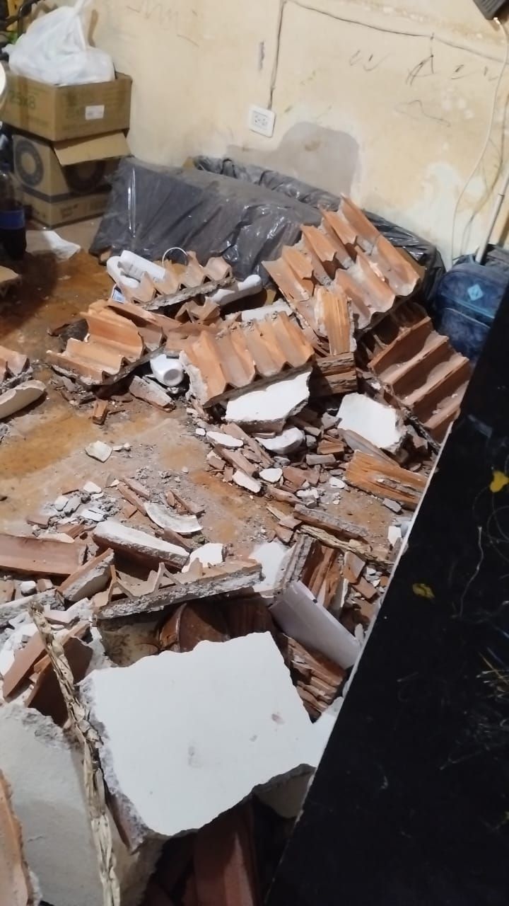 DOS MUJERES HERIDAS AL CAERSE PARTE DE UN TECHO DE SU VIVIENDA