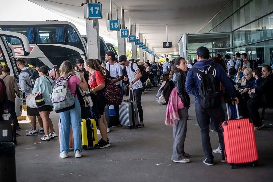 MÁS DE UN MILLÓN DE TURISTAS SE MOVIERON EN EL PAIS EN EL FINDE LARGO