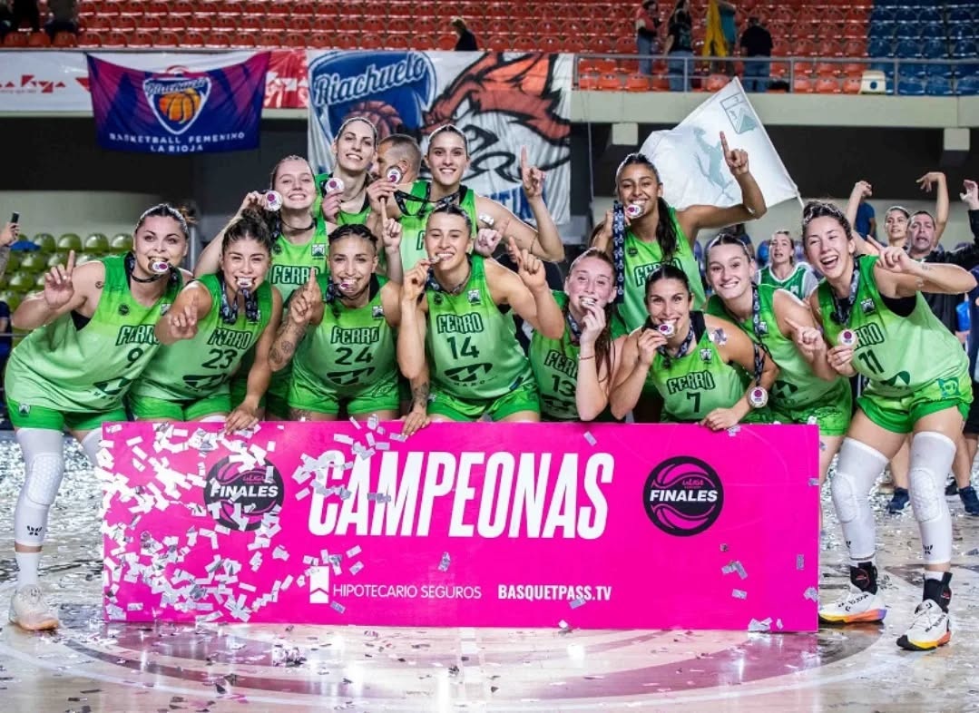 LAS ETERNAS PERDIERON Y FERRO SE CORONÓ CAMPEÓN 