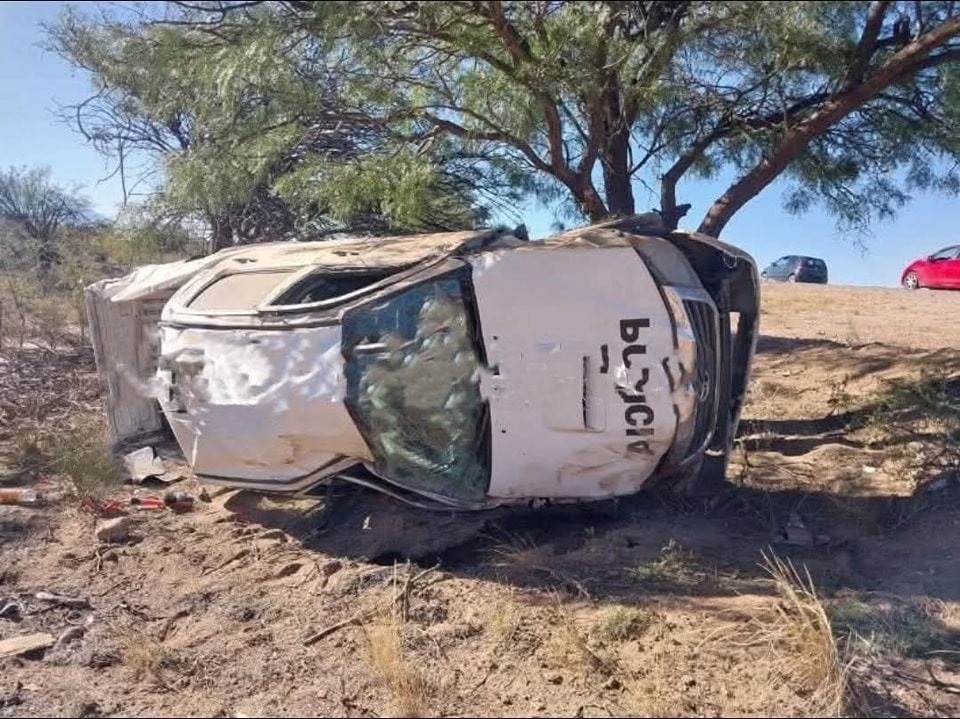 SE DESPRENDIÓ UN TRÁILER EN LA RUTA Y TERMINÓ IMPACTANDO CON UN MOVIL DE LA POLICIA: CUATRO HERIDOS  