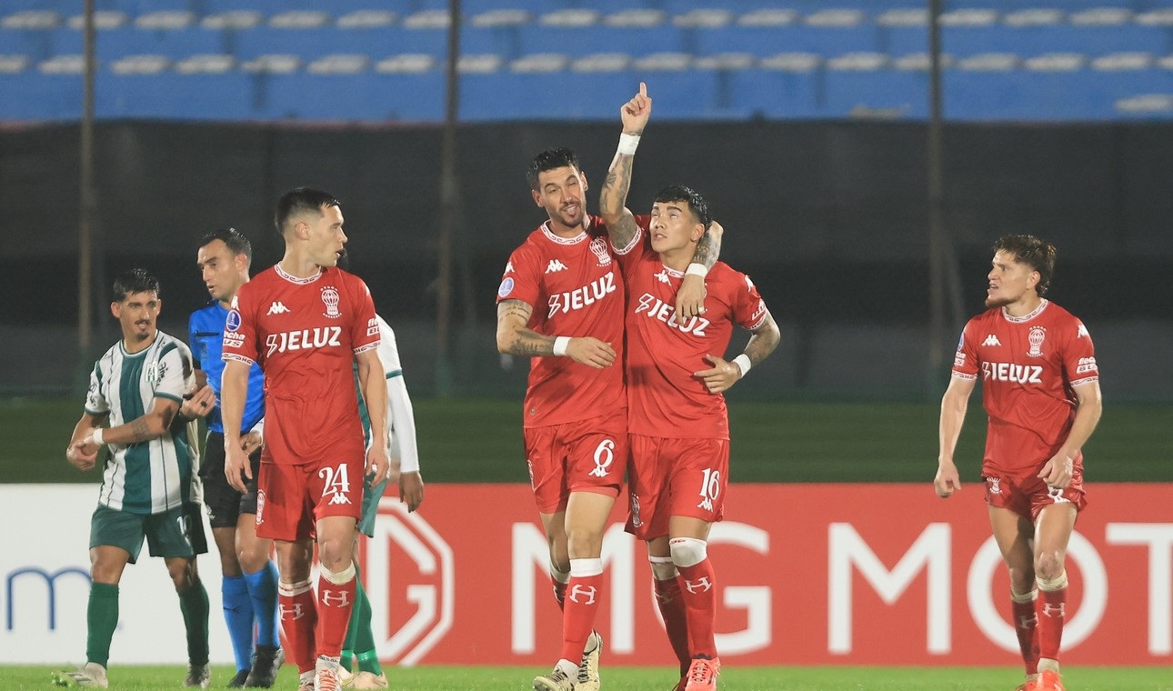 HURACAN REMONTÓ ANTE RACING DE URUGUAY Y QUEDÓ A UN PASO DE LA CLASIFICACIÓN