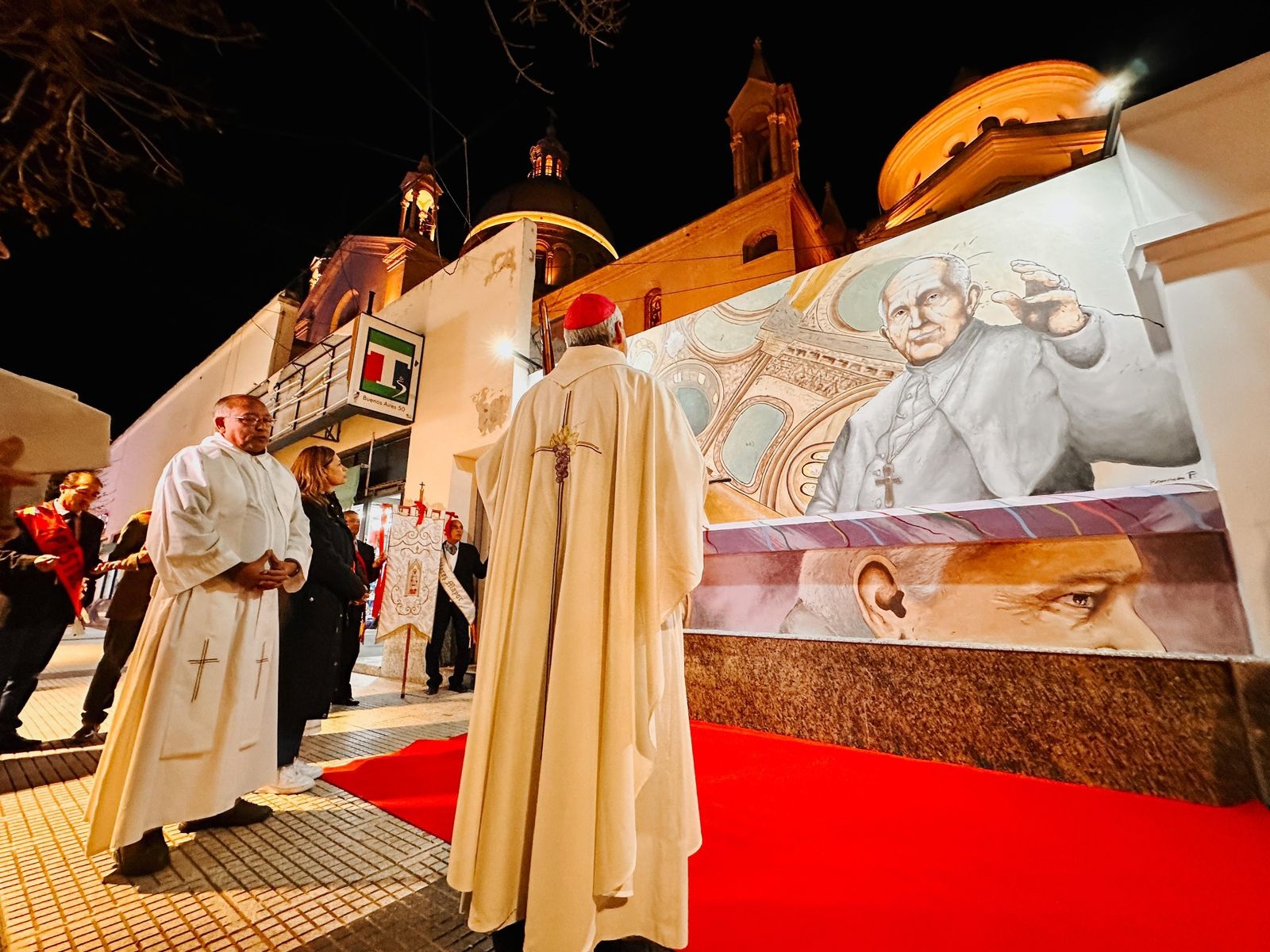 PINTARON UN MURAL EN HOMENAJE AL PAPA FRANCISCO