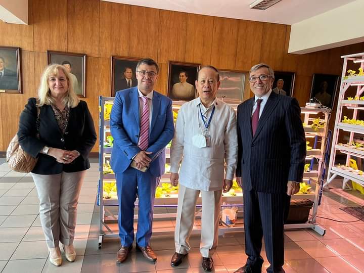 ERNESTO PÉREZ SE REUNIÓ CON DIPLOMÁTICOS ARGENTINOS EN FILIPINAS 