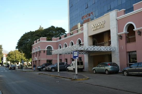  LA POLICÍA ALLANÓ EL HOTEL NAINDO POR PRESENCIA DE ESTAFADORES SALTEÑOS 