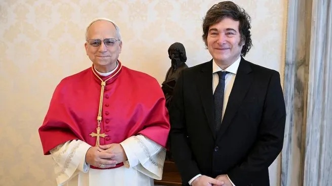 EL PAPA LEÓN XIV RECIBIÓ A MILEI Y LE CONFIRMÓ SU VISITA A ARGENTINA