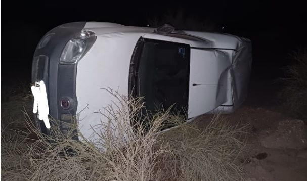 PERDIÓ EL CONTROL DE SU CAMIONETA Y VOLCÓ EN VILLA MAZÁN