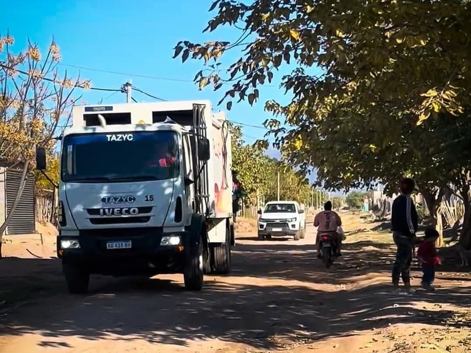  EL MUNICIPIO CREÓ UN ESPACIO VERDE Y REGULARIZÓ LA RECOLECCIÓN DE RESIDUOS EN EL BARRIO 1 DE DICIEMBRE 