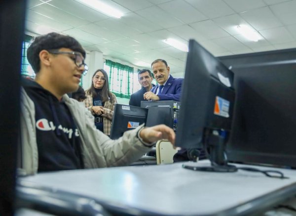 NUEVO LABORATORIO INFORM&Aacute;TICO PARA FORTALECER LA EDUCACI&Oacute;N T&Eacute;CNICA EN CHILECITO
