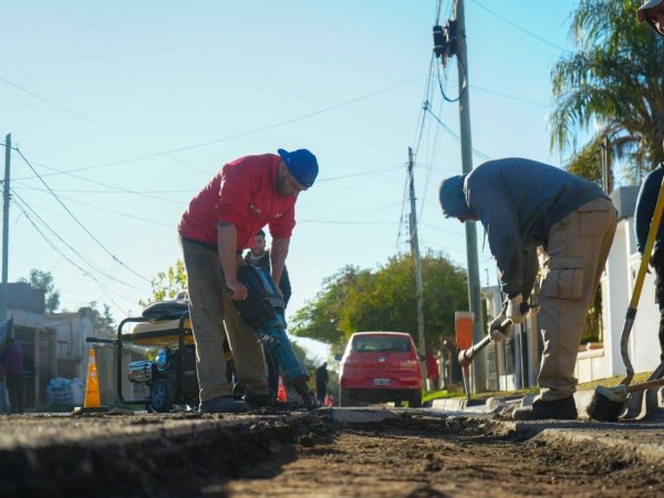 EL MUNICIPIO LLEG&Oacute; CON BACHEOS A LOS BARRIOS DE LA  ZONA NORTE 