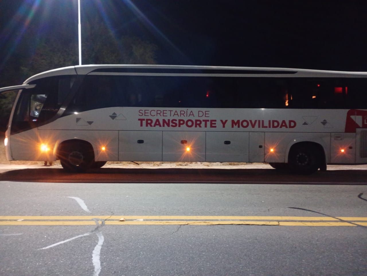 SE DESCOMPENSÓ ARRIBA DE UN COLECTIVO Y MURIÓ