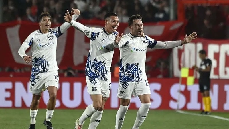TALLERES DE CÓRDOBA SE HIZO FUERTE EN AVELLANEDA Y LE GANÓ A INDEPENDIENTE