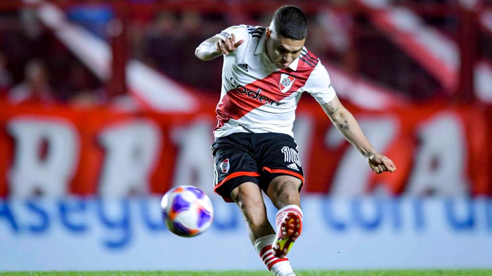 RIVER SUMÓ A JUANFER QUINTEROS COMO REFUERZO