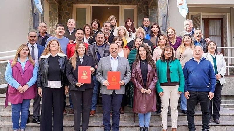 QUINTELA CELEBRÓ EL PRIMER ANIVERSARIO DE LA NUEVA CONSTITUCIÓN