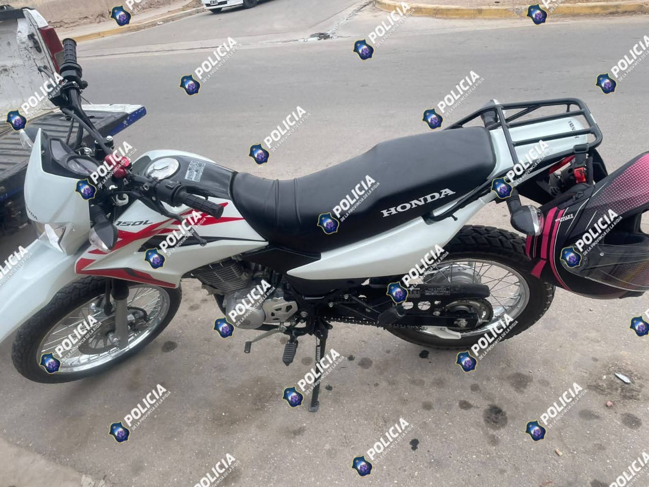 UNA JOVEN SUFRIÓ HERIDAS TRAS SER EMBESTIDA POR OTRA MOTO QUE SE DIO A LA FUGA