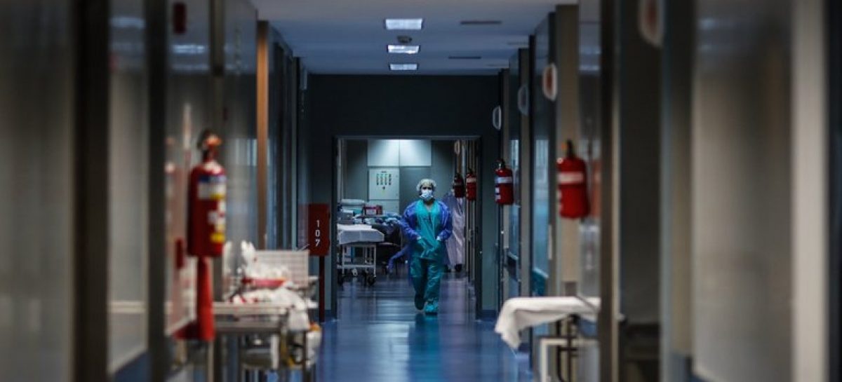 FUE ATACADO CON UN MACHETE Y TERMINÓ EN EL HOSPITAL