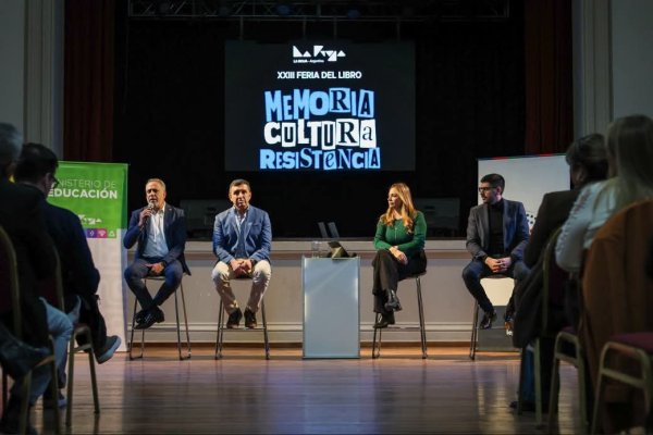 LA FERIA DEL LIBRO FUE EL  ESCENARIO DE UN BUEN DEBATE SOBRE EL ESTADO INTELIGENTE Y EL FUTURO