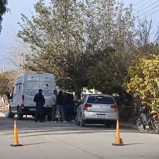 CONMOCI&Oacute;N EN ANILLACO: HALLAN A UNA MUJER Y SU HIJO FALLECIDOS