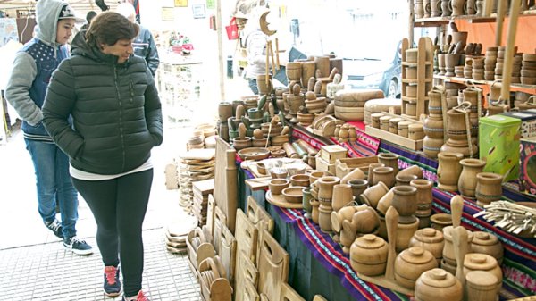 FERIANTES DESTACAN EL MOVIMIENTO TURISTICO Y ESPERAN M&Aacute;S VISITAS EN LA SEGUNDA SEMANA