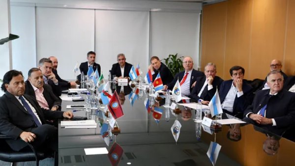 GOBERNADORES DEL NORTE GRANDE SE RE&Uacute;NEN EN POSADAS: FOCOS EN OBRAS Y RECURSOS E INQUIETUD POR LA ECONOM&Iacute;A