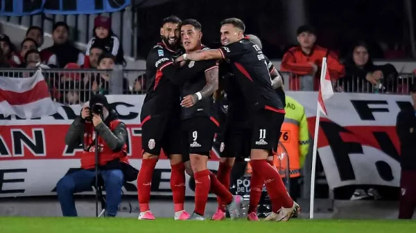 RIVER ARRANC&Oacute; EL CLAUSURA CON UNA DERROTA ANTE BARRACAS