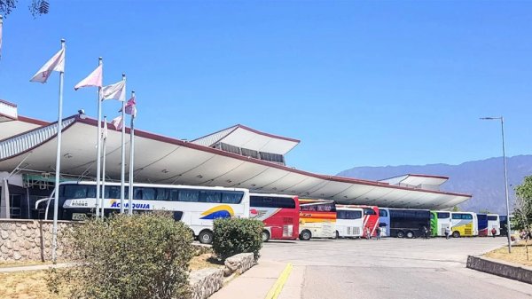 VACACIONES DE INVIERNO; CRECIERON LOS VIAJES EN COLECTIVO EN LA PROVINCIA