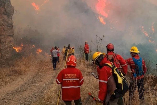 EL 70% DE LOS FOCOS EN CHILECITOS EST&Aacute;N CONTROLADOS, PERO PREOCUPA EL ALERTA DEL ZONDA