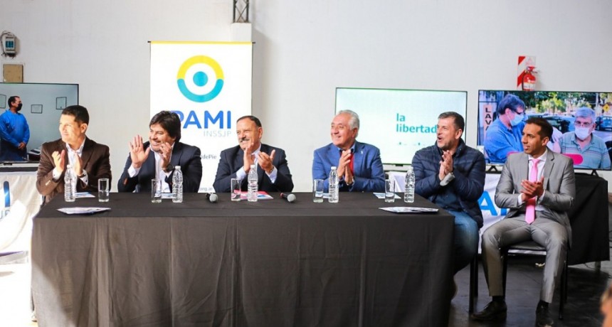 EL GOBIERNO PROVINCIAL ENTREGÓ EQUIPAMIENTO Y AYUDAS ECONOMICAS PARA LOS CENTROS DE JUBILADOS Y PENSIONADOS DE LA PROVINCIA