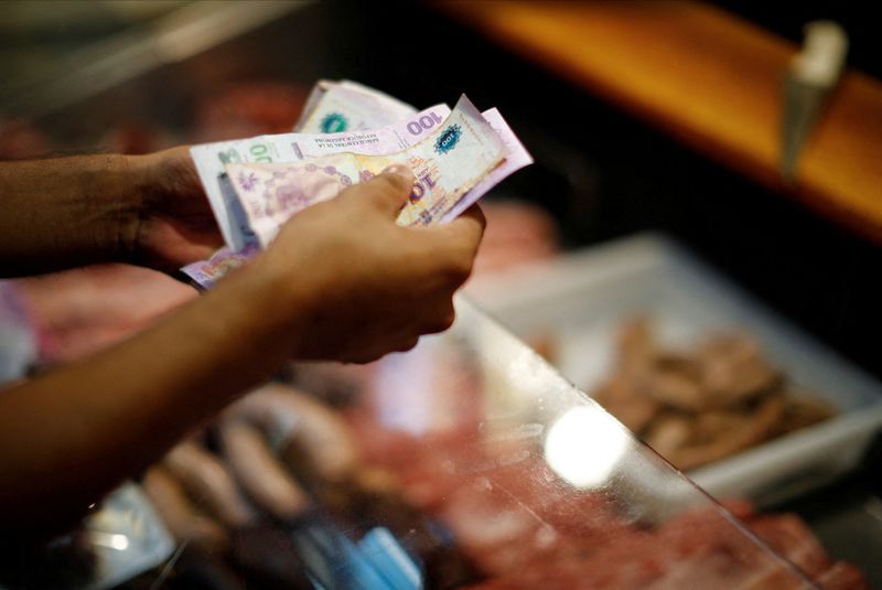 LA INFLACIÓN DE JULIO FUE DEL 6,3% Y LA INTERANUAL ESCALÓ A 113,4%
