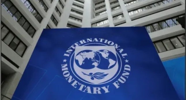 EL FMI PIDIÓ SUBIR TARIFAS Y AJUSTAR SALARIOS PÚBLICOS Y JUBILACIONES