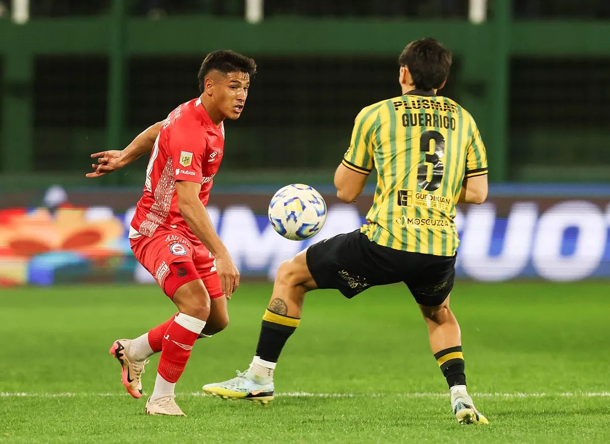 ARGENTINOS LO DIO VUELTA ANTE EL ALDOSIVI Y LOGRÓ AVANZAR EN LA COPA ARGENTINA
