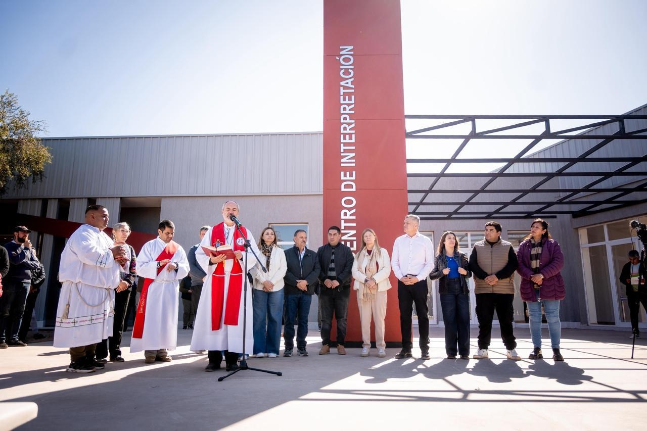  HOMENAJE A ANGELELLI: INAUGURAN EL PARQUE TEMATICO 